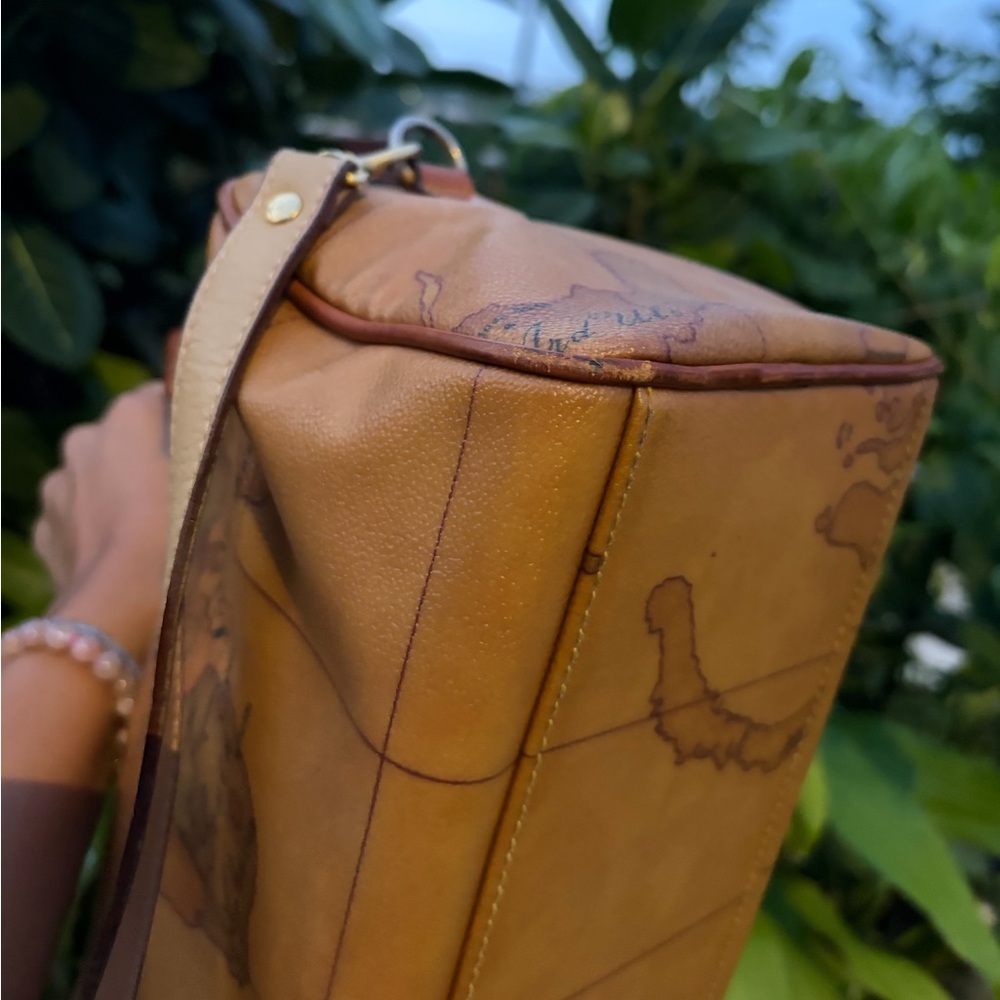Alviero Martini Boston Travel Bag w/ Unbranded Crossbody Strap - Picture 9 of 16